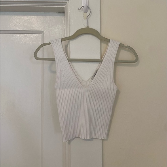 V-Neck Sweater Tank Eyelet White - Picture 7 of 8